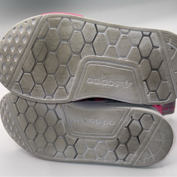 Adidas Black and Pink Sneakers with Sleek Design - Picture 7 of 7